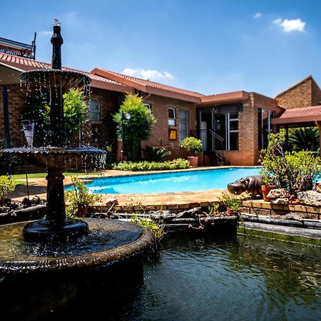 Asante Guest House Vanderbijlpark Exterior foto