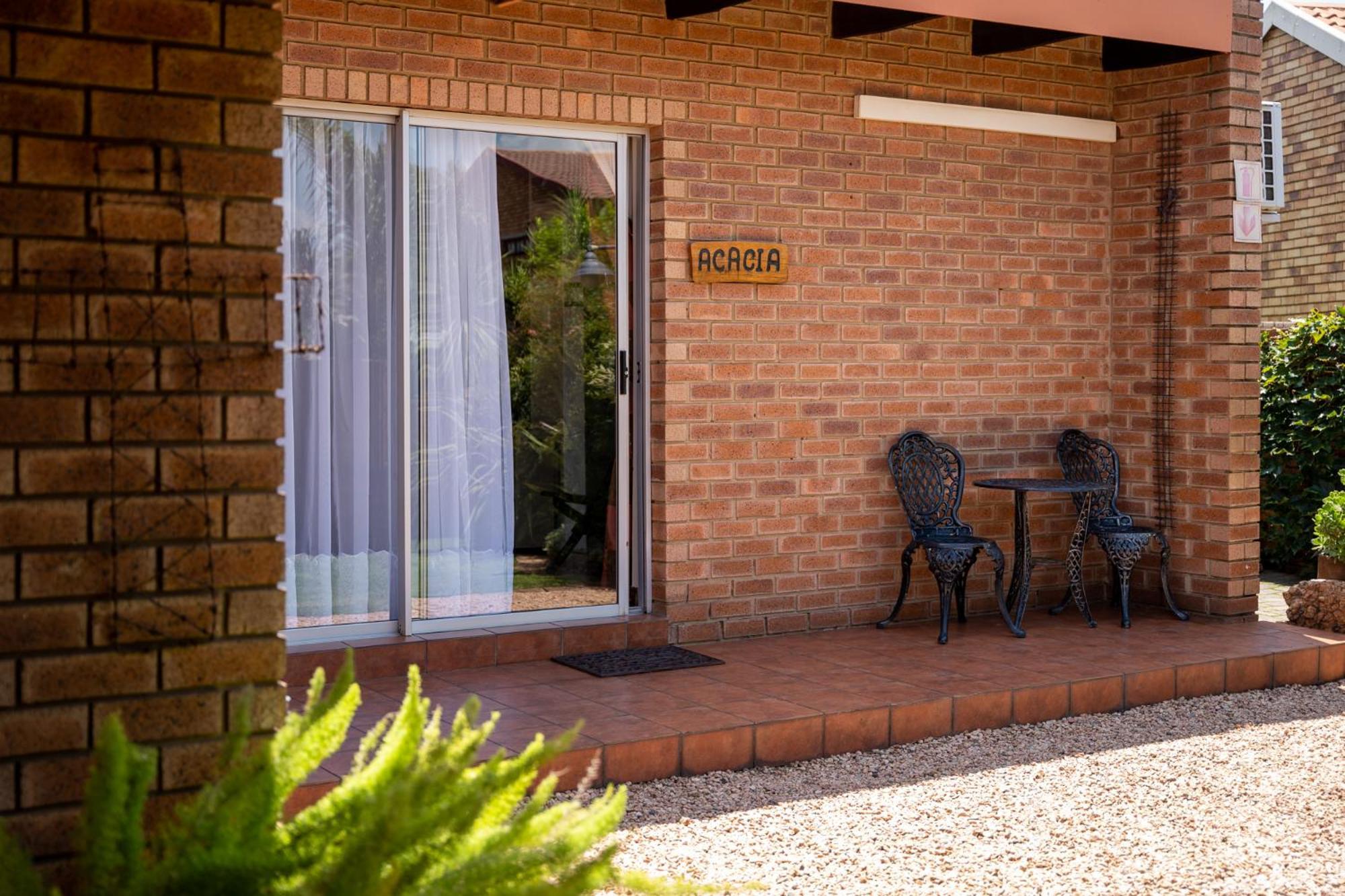 Asante Guest House Vanderbijlpark Exterior foto