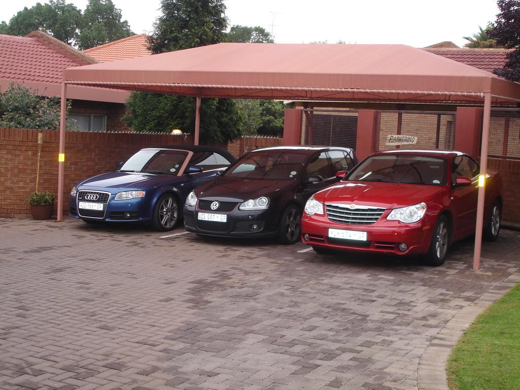 Asante Guest House Vanderbijlpark Exterior foto